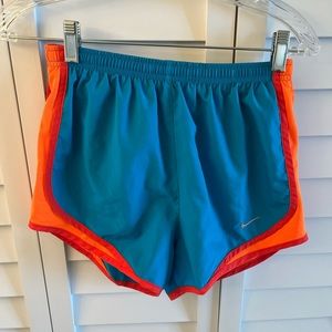 Nike Women’s Dri Fit Running Shorts Size XS Inner Lining Turquoise Orange.